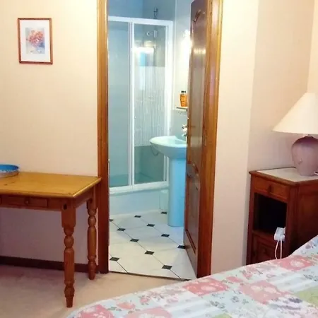 Le Cedre Bleu Bed & Breakfast *